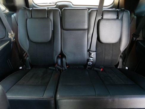 Used 2019 Dodge Grand Caravan SXT w/ Driver Convenience Group FWD image 14