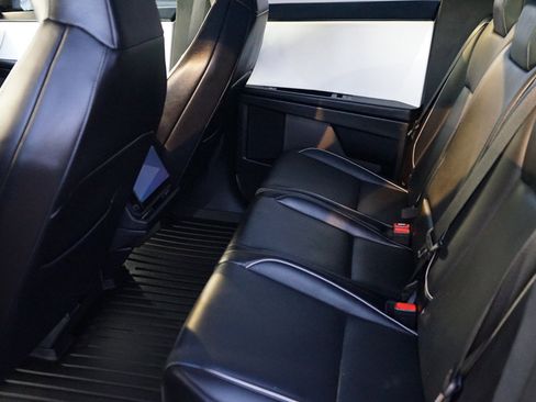 Used 2024 Tesla Cybertruck AWD Crew Cab image 20