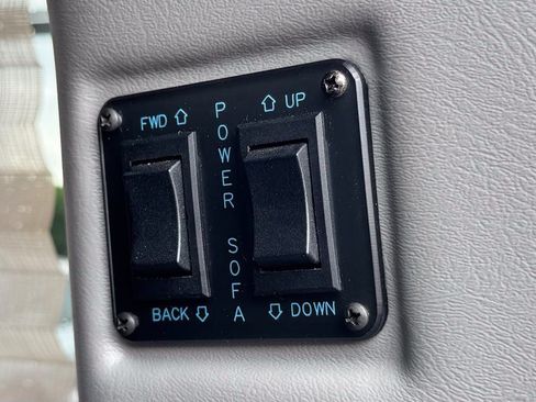 Used 2014 Chevrolet Express 2500 Extended RWD image 38