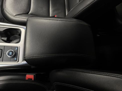 Used 2023 Ford Explorer Limited image 22