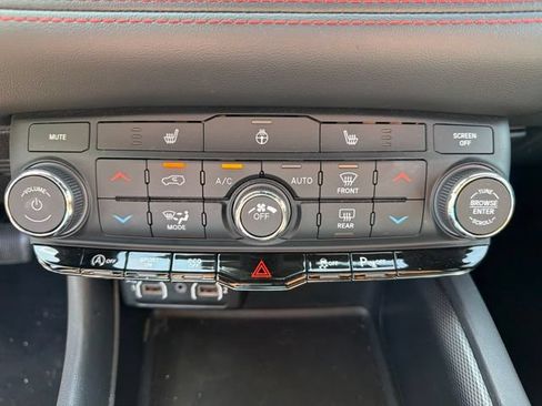 Used 2025 Dodge Durango GT RWD image 27