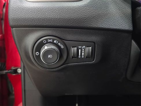 Used 2020 Jeep Compass Latitude image 25