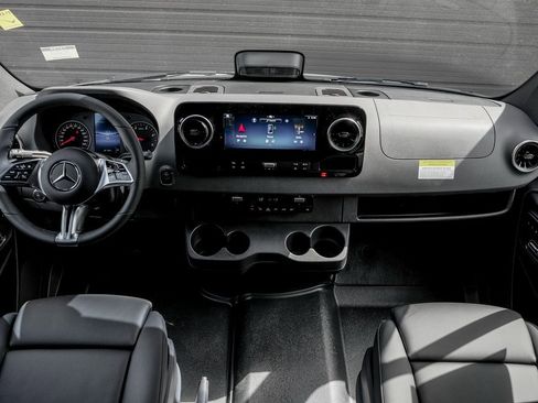 New 2025 Mercedes-Benz Sprinter 2500 image 21