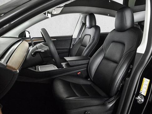 Used 2022 Tesla Model Y Performance image 17