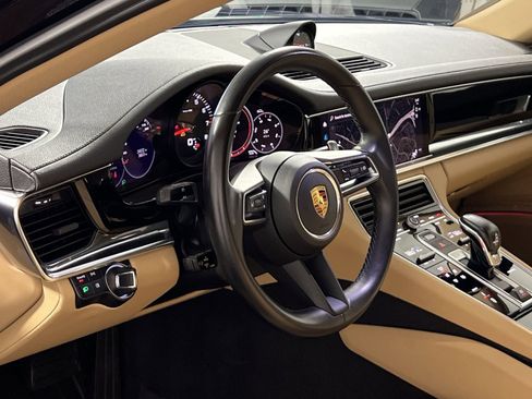 Used 2022 Porsche Panamera 4 image 16
