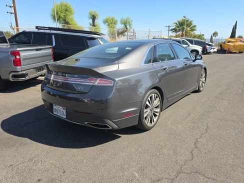 Used 2018 Lincoln MKZ Reserve FWD image 3