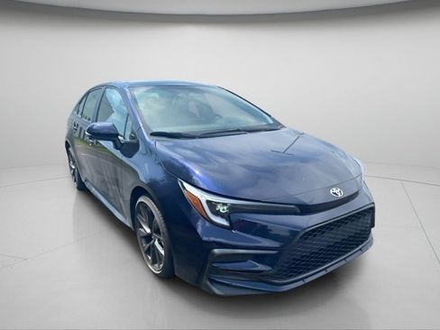 Used 2023 Toyota Corolla SE FWD image 5