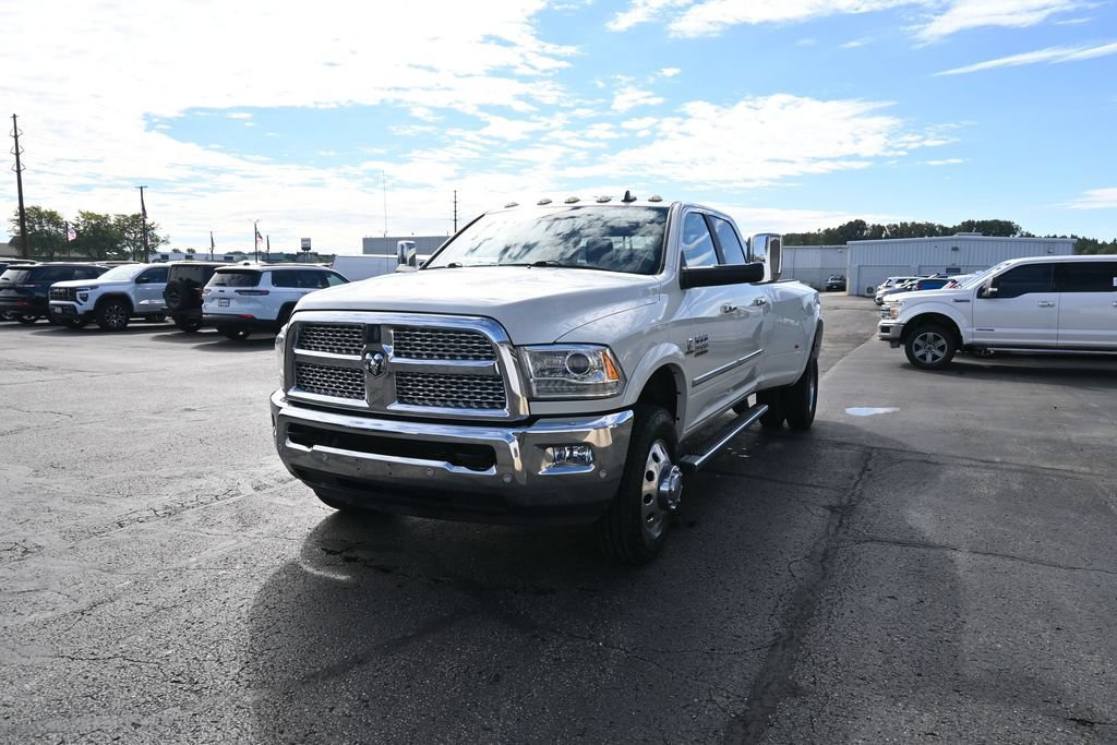 Used 2018 RAM 3500 Laramie AWD/4WD image 2
