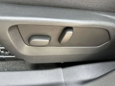 Used 2023 Buick Envision Avenir AWD/4WD image 16