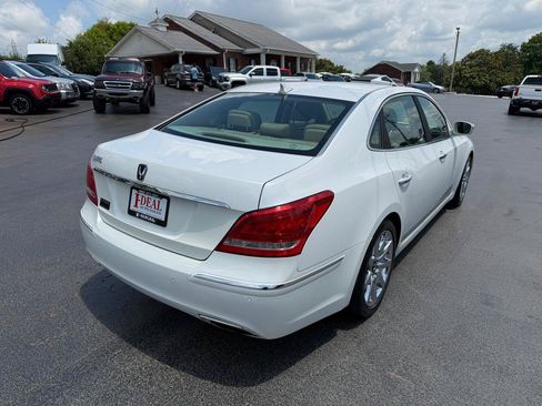 Used 2012 Hyundai Equus Signature RWD image 4