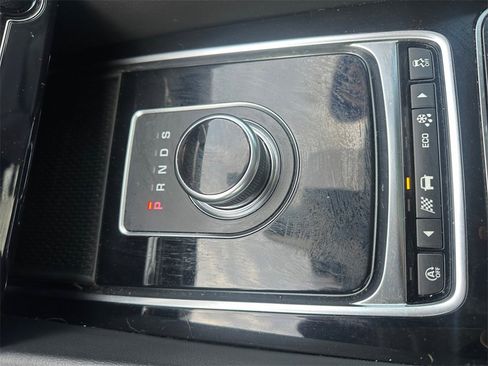 Used 2020 Jaguar F-PACE Prestige image 32