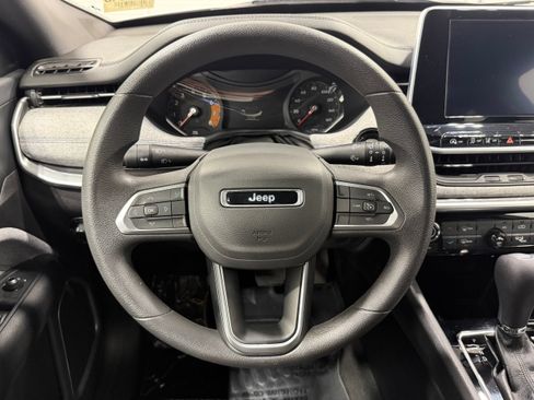 Used 2025 Jeep Compass Sport AWD/4WD image 34