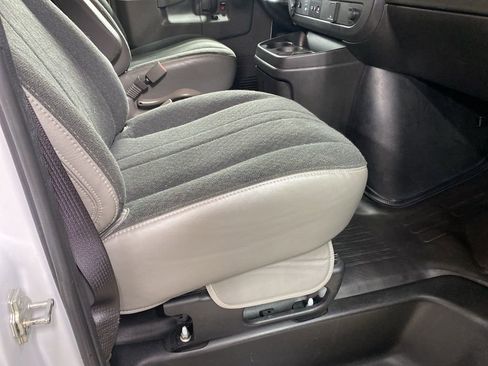 Used 2024 GMC Savana 2500 w/ Driver Convenience Package image 13