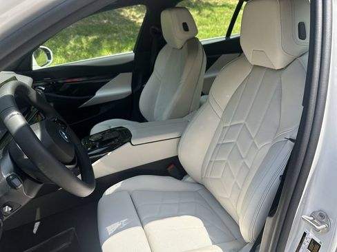 Used 2026 BMW i5 eDrive40 w/ Premium Package AWD/4WD image 14