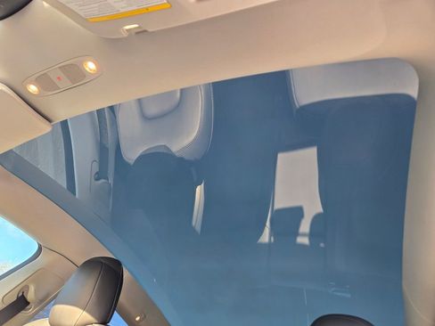 Used 2021 Tesla Model Y Long Range image 11