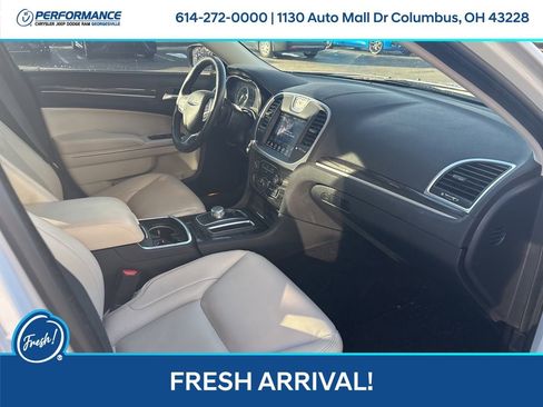 Used 2019 Chrysler 300 Touring L w/ Quick Order Package 22F image 15