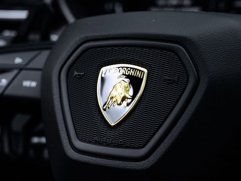 Used 2023 Lamborghini Urus Performante image 50