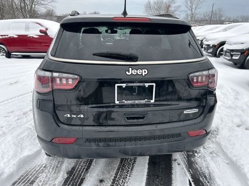 Used 2019 Jeep Compass Latitude w/ Popular Equipment Group AWD/4WD image 6
