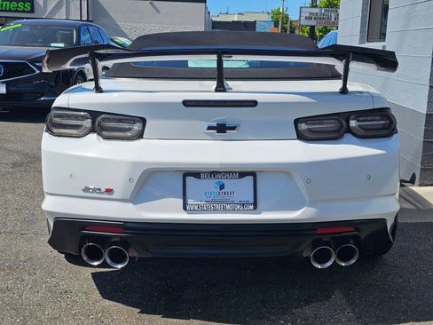 Used 2022 Chevrolet Camaro ZL1 RWD image 4