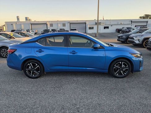 Used 2024 Nissan Sentra SV FWD image 3