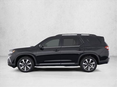 Used 2023 Honda Pilot Touring image 4