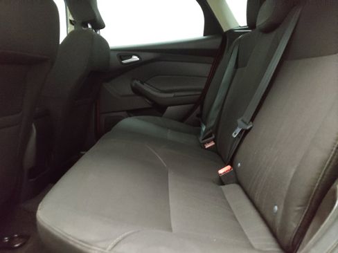 Used 2017 Ford Focus SE FWD image 18
