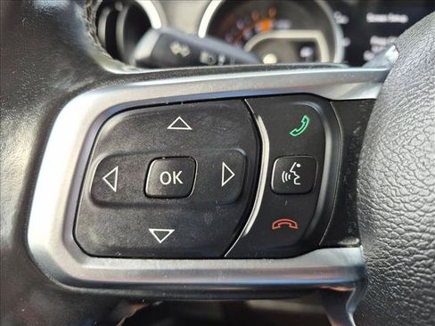 Used 2019 Jeep Wrangler Unlimited Sahara AWD/4WD image 11