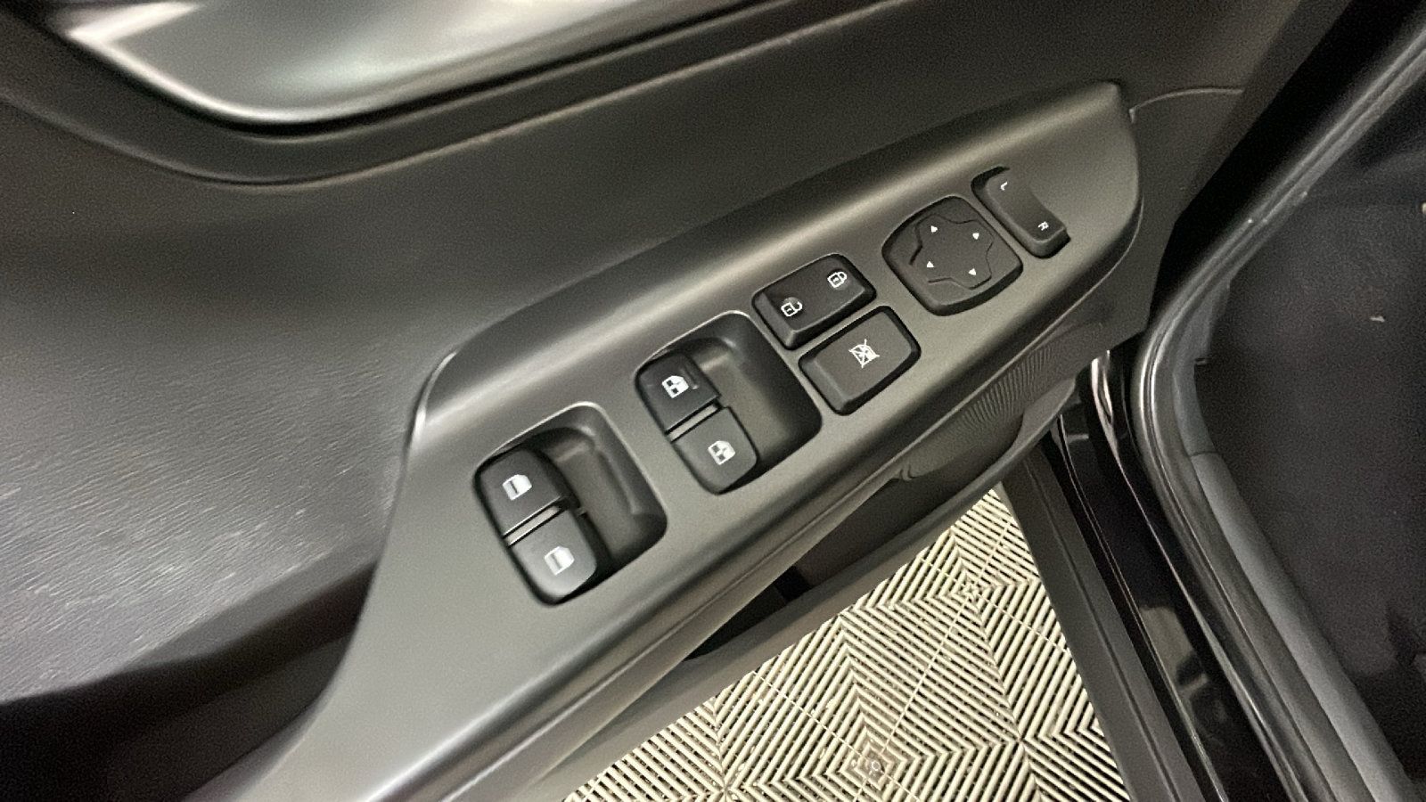 Certified 2023 Hyundai Kona SEL w/ Convenience Package FWD image 14