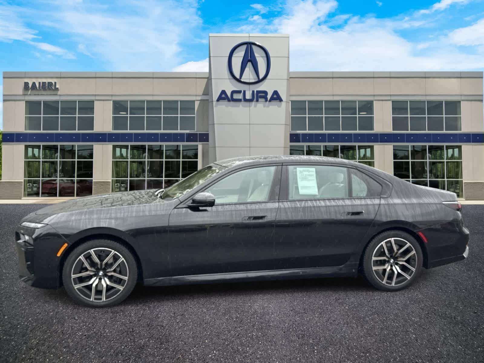 Used 2023 BMW 760i xDrive w/ Executive Package AWD/4WD image 2