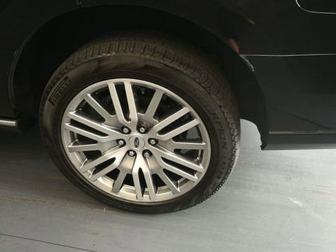 Certified 2023 Ford Expedition Platinum AWD/4WD image 9