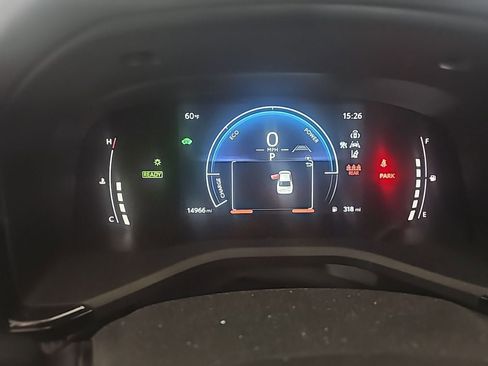 Used 2025 Toyota Camry SE w/ Convenience Package image 10