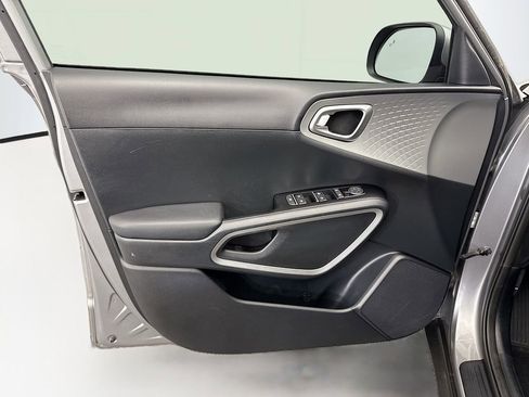 Used 2022 Kia Soul LX w/ Technology Package image 22