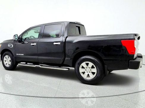 Used 2017 Nissan Titan SV AWD/4WD image 7
