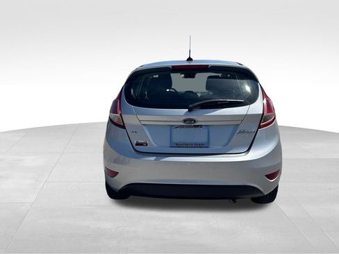 Used 2019 Ford Fiesta SE FWD image 5
