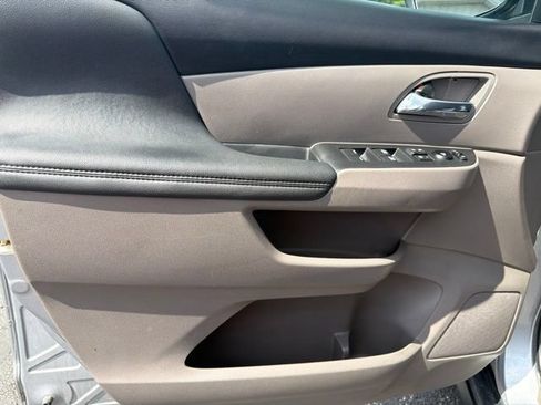 Used 2016 Honda Odyssey SE image 11