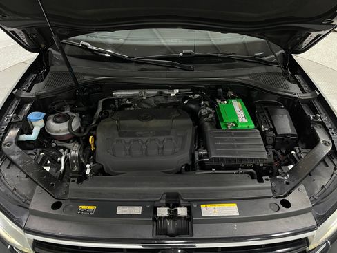 Used 2022 Volkswagen Tiguan SE R-Line FWD image 26