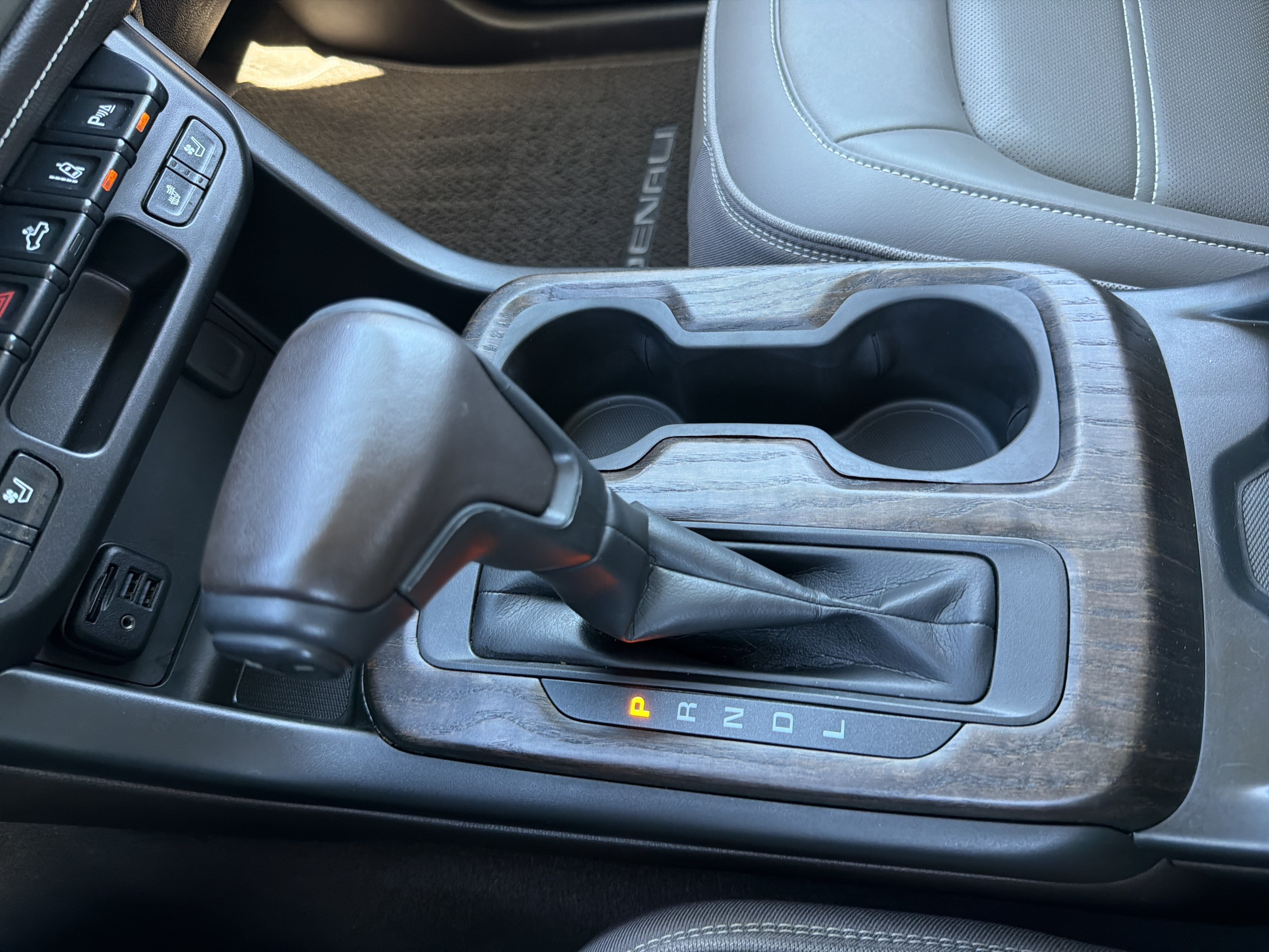 Used 2021 GMC Canyon Denali RWD image 8