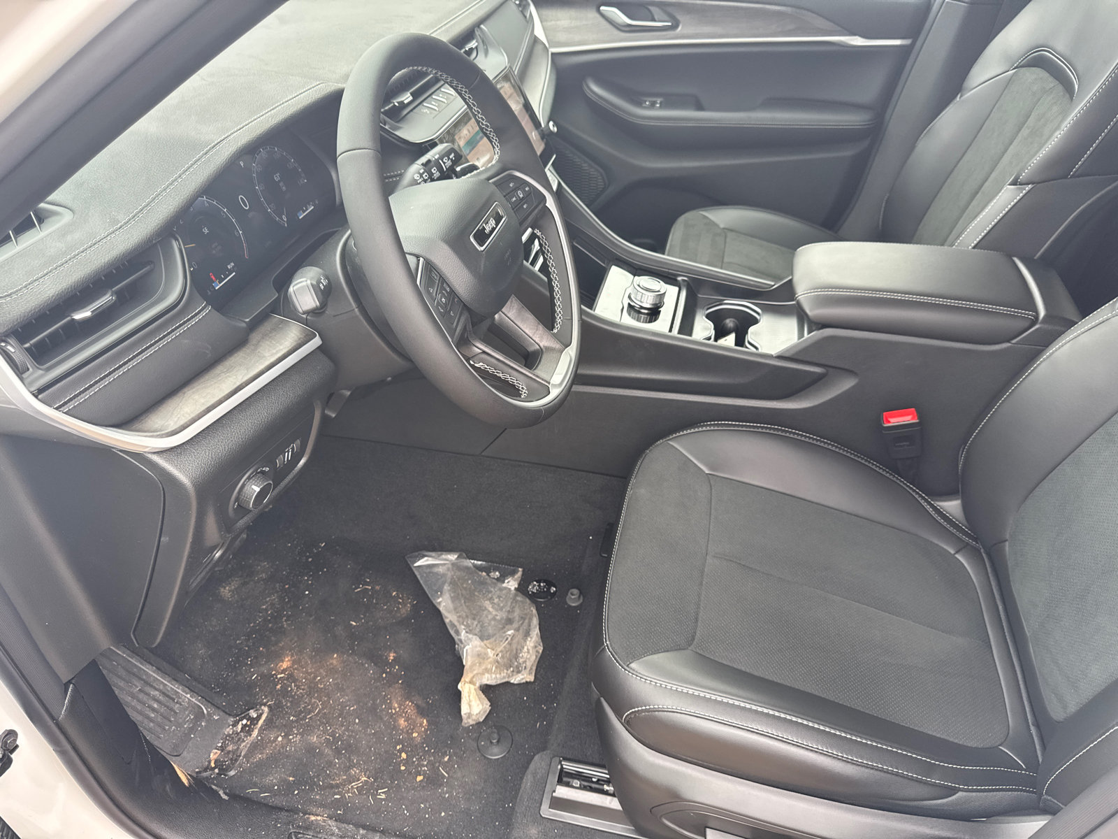 New 2026 Jeep Grand Cherokee Altitude RWD image 9