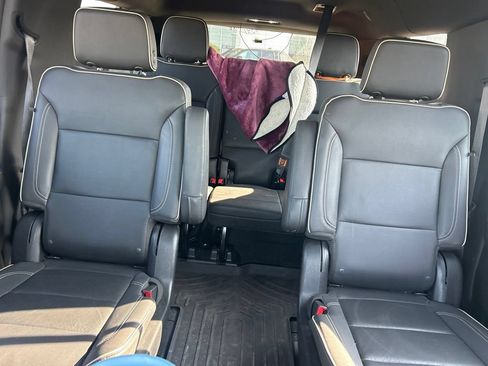Used 2023 GMC Yukon XL SLT w/ SLT Luxury Package AWD/4WD image 12