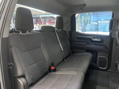 Used 2022 Chevrolet Silverado 1500 LT image 46