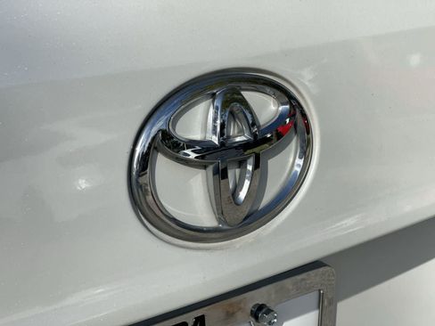 Used 2023 Toyota Highlander XLE FWD image 10