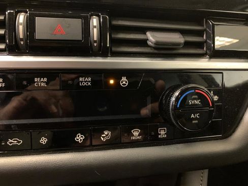 Used 2022 Nissan Pathfinder SL w/ SL Premium Package image 34