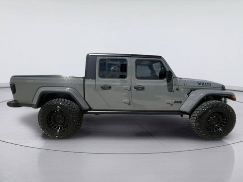 Used 2023 Jeep Gladiator Sport AWD/4WD image 2