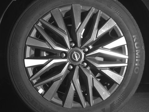 Used 2025 Nissan Altima 2.5 SV image 12