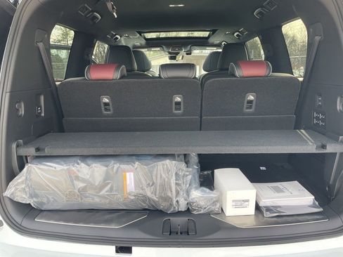New 2026 INFINITI QX80 Autograph w/ Premium Cargo Package AWD/4WD image 16