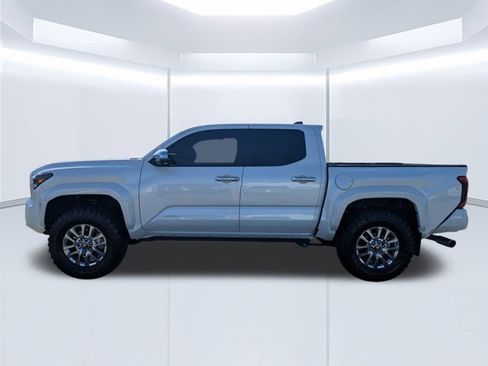 Used 2025 Toyota Tacoma Limited image 6