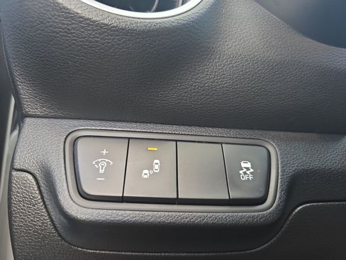 Certified 2024 Kia Forte LXS w/ LXS Technology Package FWD image 25