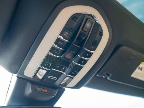 Certified 2020 Porsche Macan image 22