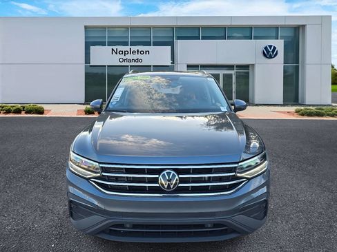 Used 2024 Volkswagen Tiguan SE image 2