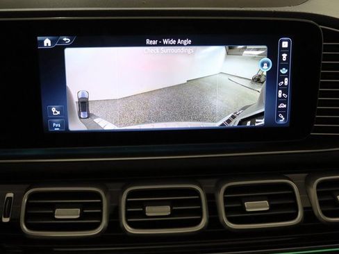 Used 2024 Mercedes-Benz GLS 580 4MATIC image 29